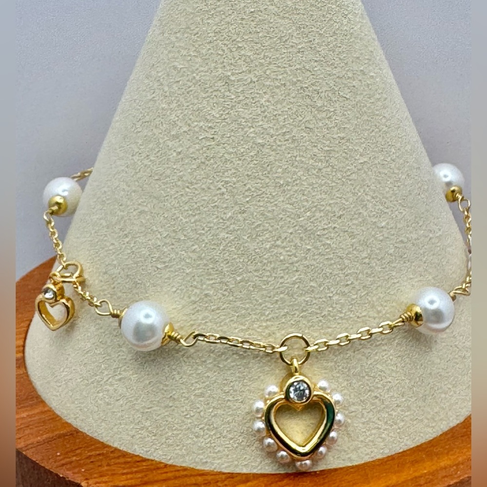KATE SPADE Gold and Pearl Heart Charm Bracelet NEW - Picture 2 of 6